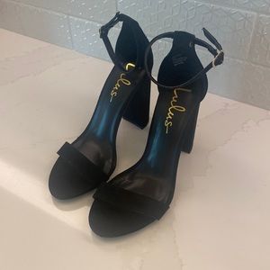 Lulus size 7 black heels